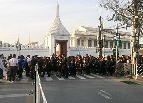 ปชช.นครศรีฯพิษณุโลกแพร่เข้ากราบพระบรมศพ