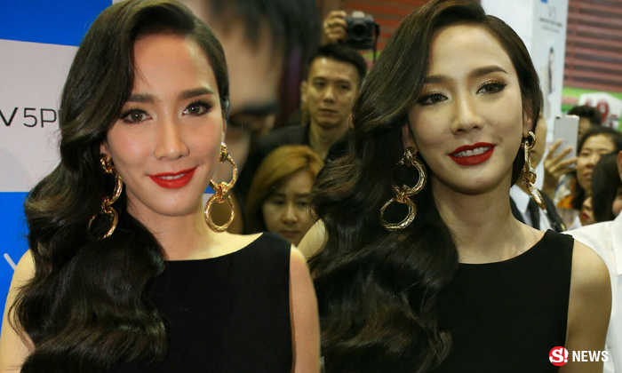 อั้ม พัชราภา สวยสตรอง! วันวาเลนไทน์ถึงโสดแต่ก็รอด