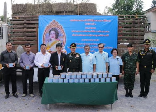 พระราชินีพระราชทานแร่ธาตุเสริมปศุสัตว์ช่วยเกษตรกรใต้