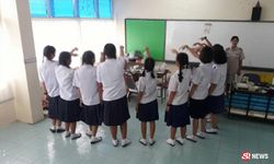 12 นักเรียนหญิงชี้จุดครูทำอนาจาร เรียกมาลูบคลำที่โต๊ะ