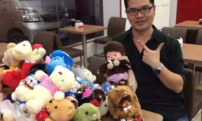 ชายจีนเป็นเทพแห่งการคีบตุ๊กตา 1 ปีจ่ายแสนหยวน สะสม 15,000 ตัว