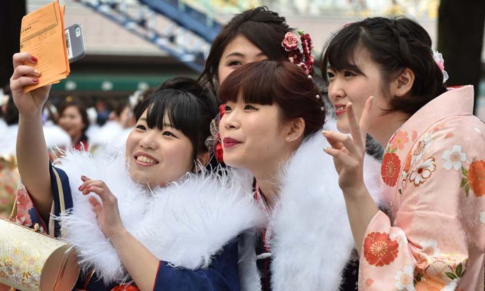 ประชากรญี่ปุ่นลดน้อยลงเข้าขั้นวิกฤต เพราะคนหนุ่มสาวไม่แต่งงาน
