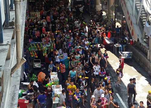 จนท.คุมเข้มความปลอดภัยพื้นที่ถนนสีลม