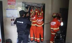 สลด! หนุ่มช่างซ่อมลิฟต์ชาวจีนพลาดถูกหนีบดับสยอง