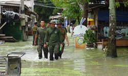 น้ำท่วมเกาะหลีเป๊ะ! ประกาศภาวะฉุกเฉิน-ชาวเลขนของหนีน้ำ