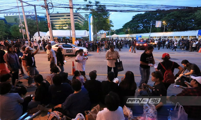 จนท.เข้มความปลอดภัย มวลชนเดินทางให้กำลังใจ “ยิ่งลักษณ์”