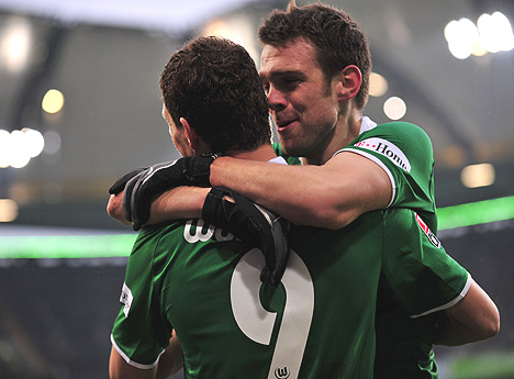 เมื่อ หมาป่า ขอเป็นผู้ท้าชิง