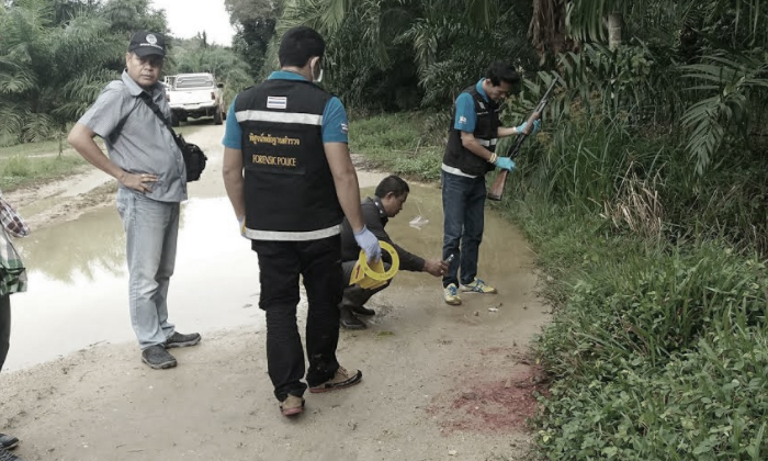 หนุ่มสั่งเสีย "ขุดหลุมฝังให้ด้วย" ก่อนยิงลูกซองกรอกปาก ดับต่อหน้าเมีย