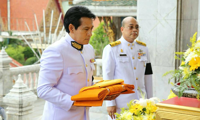 โปรดเกล้าฯ บิณฑ์ บรรลือฤทธิ์ เป็นผู้แทนพระองค์ ทอดกฐินพระราชทาน