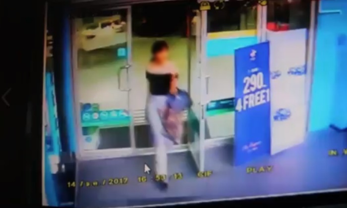 โจรสาวสวยโผล่ขโมยกระเป๋าแบรนด์เนม สงสัยคนเดิมก่อเหตุซ้ำ