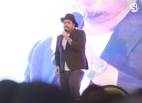 โอ๊ต ปราโมทย์