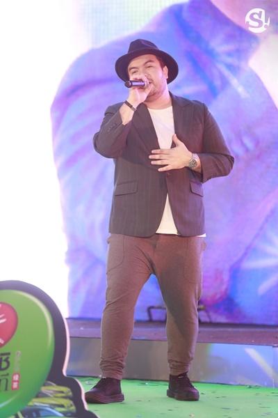 โอ๊ต ปราโมทย์