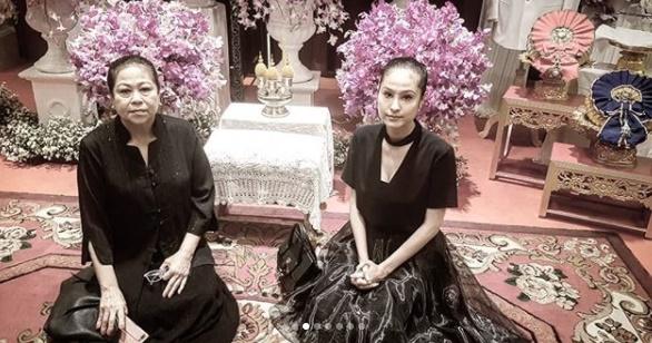 ขวัญ อุษามณี