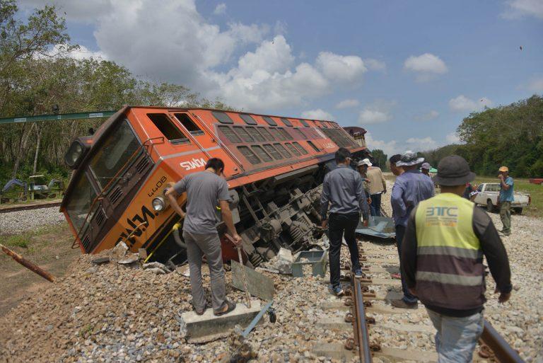 รถไฟตกราง