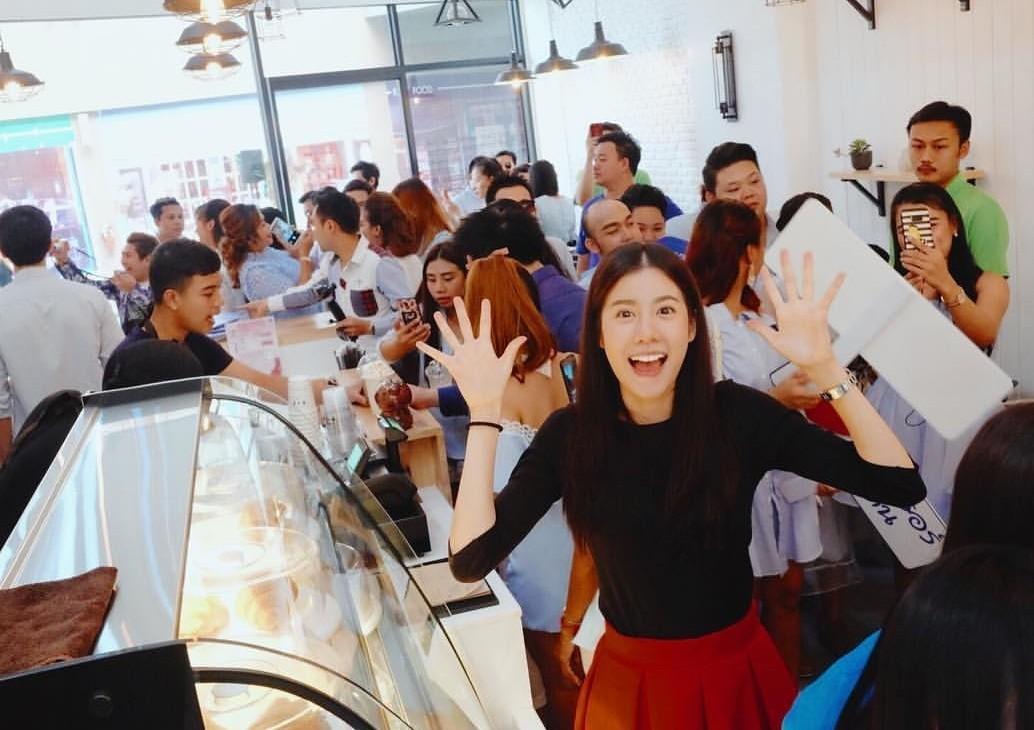 เคน ภูภูมิ เอสเธอร์ สุปรีย์ลีลา