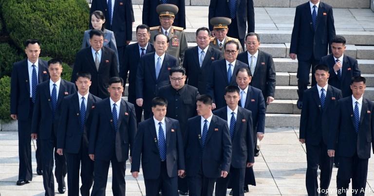 ภาพประวัติศาสตร์ ผู้นำสองเกาหลีเจรจาสันติภาพ