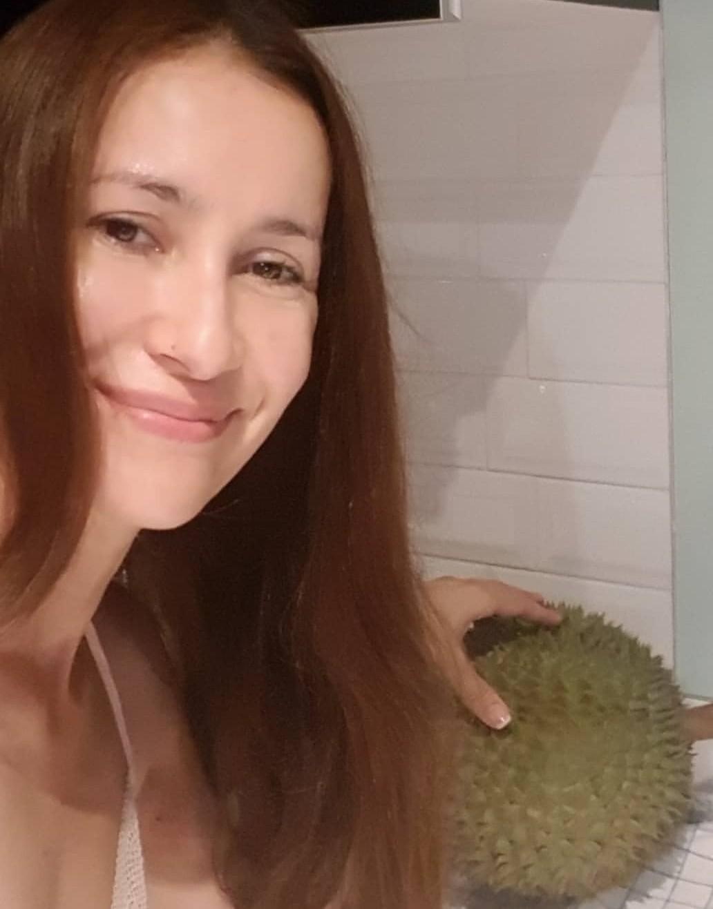 แอน ทองประสม