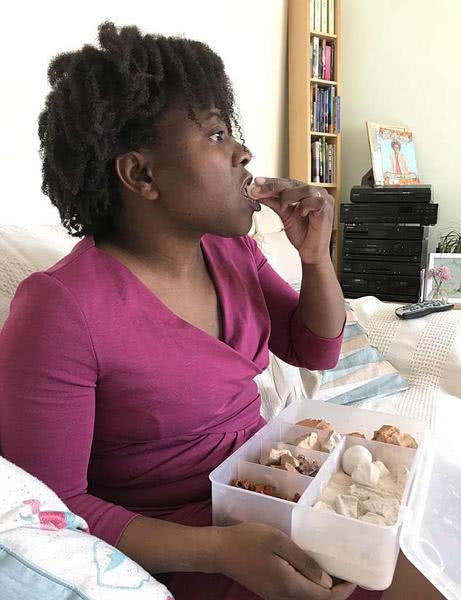 ผู้หญิงกินดิน