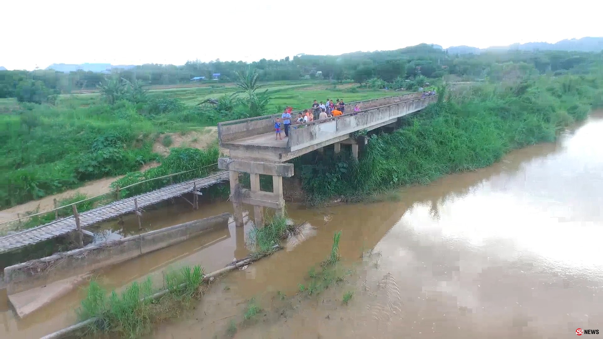 ชาวบ้าน 2 ตำบล เดือดร้อนหนัก สะพานคอนกรีตขาดเกือบ 2 ปี ไร้วี่แววแก้ไข