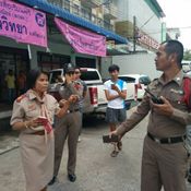 อุทาหรณ์ หนุ่มใหญ่เหยียบเบรกผิดไปเหยียบคันเร่ง รถพุ่งชน 6 คันรวด