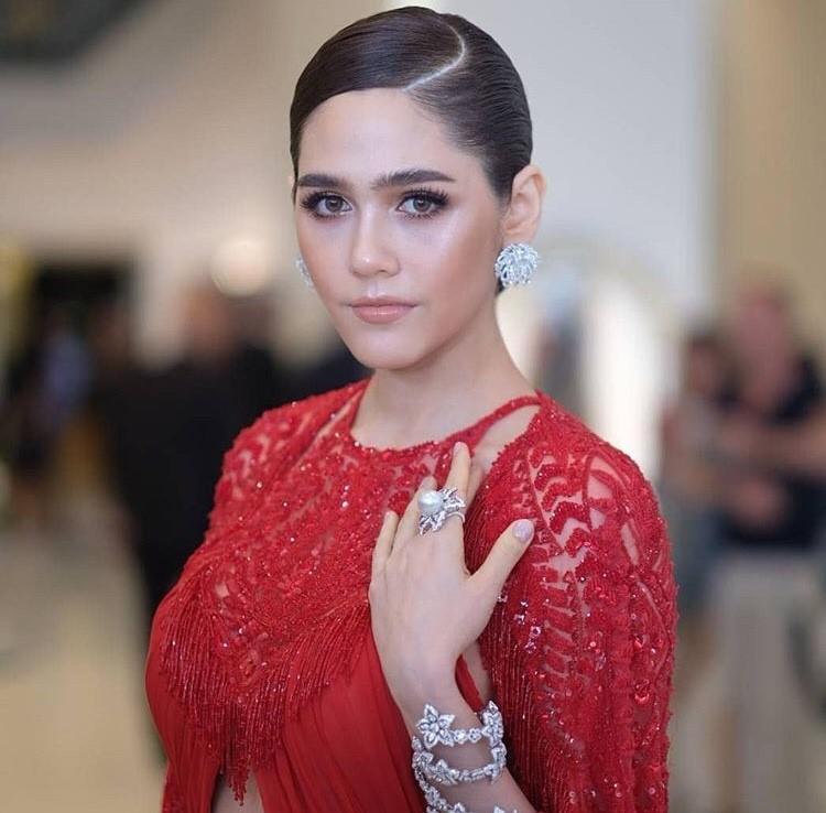 ชมพู่ อารยา