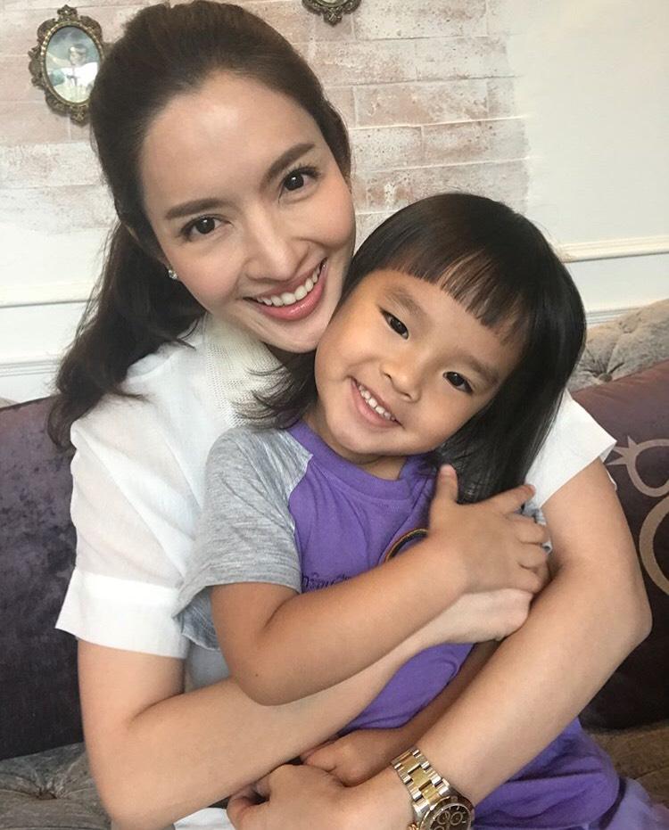 น้องปีใหม่ แม่แอฟ