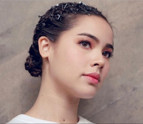 ญาญ่า ทุ่มเทสุดๆ นี่คือทรงผมเดิม ตะปูบนหัวหนักถึง 10 โล