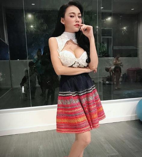 เอมมี่ แม็กซิม