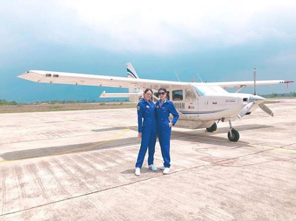 โจอี้ กับบทบาทนักเรียนการบิน