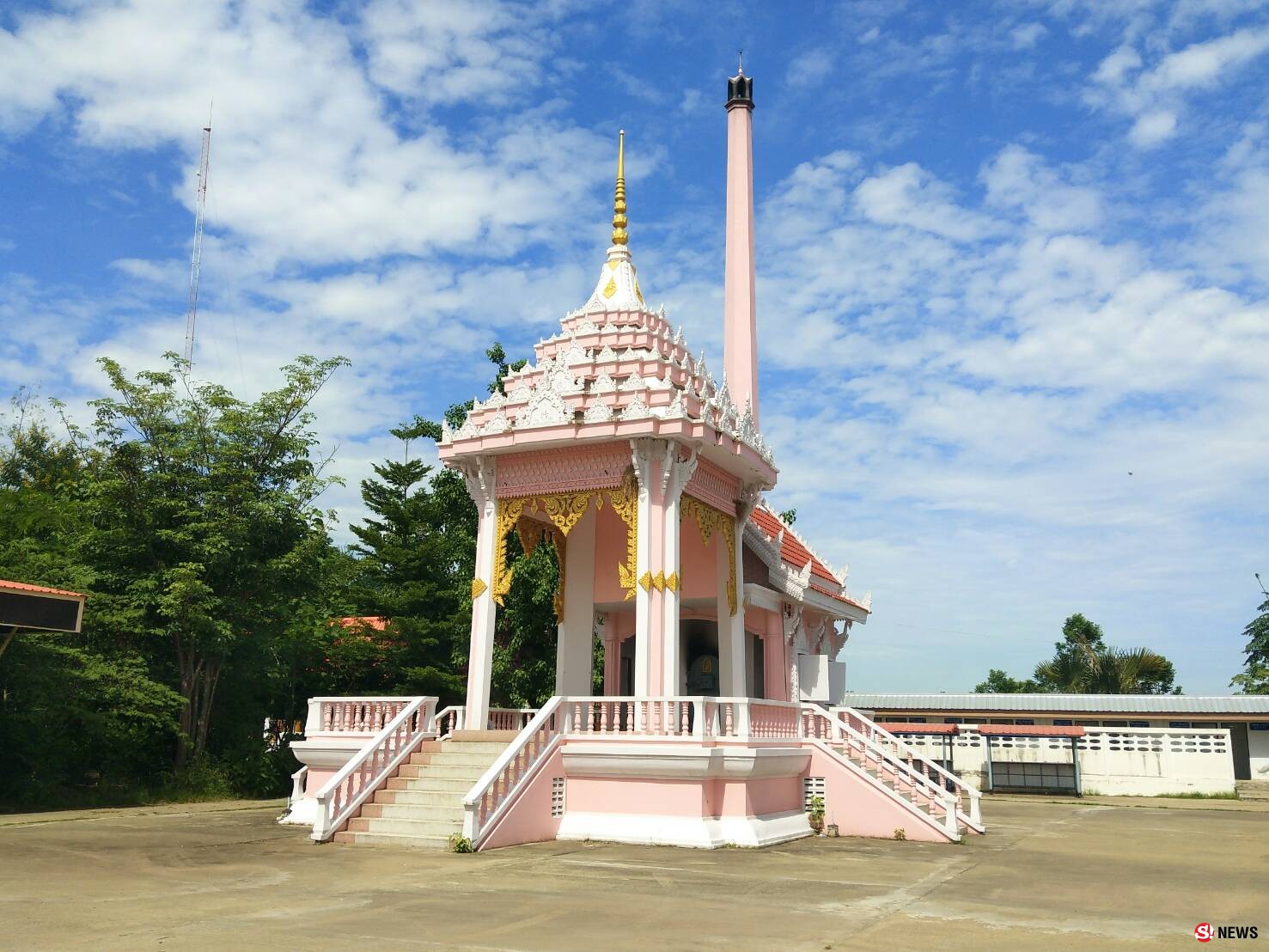 หวานแหวว วัดดังเนรมิตเมรุเผาศพ-อุโบสถสีชมพูทั้งหลัง กุศโลบายให้ใจสงบ