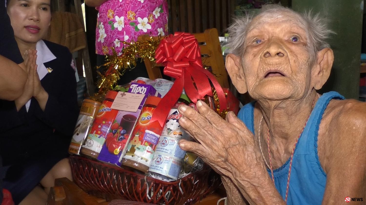 พบคุณยาย 5 แผ่นดิน อายุ 106 ปี เดินคล่องแคล่ว เผยชอบกินข้าวกับน้ำพริกผักต้ม