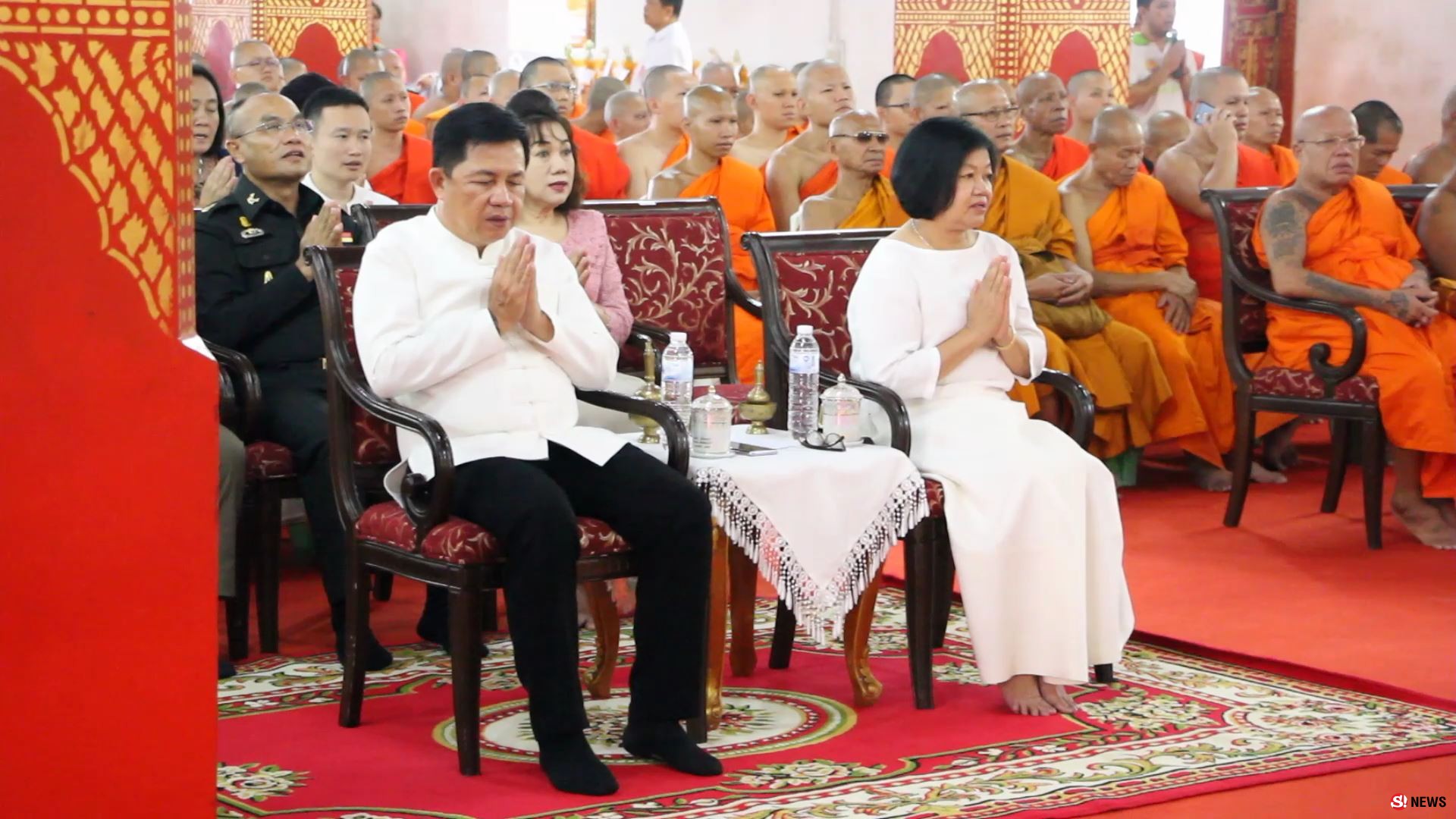 พะเยา...คณะสงฆ์ ผู้ว่าราชการ จ.พะเยา จะนำข้าราชการ ประชาชน เจริญพระพุทธมนต์อธิฐานจิตภาวนา เพื่อให้น้องๆ 13 คน ปลอดภัยกลับสู่อ้อมกอดพ่อแม่โดยเร็ว