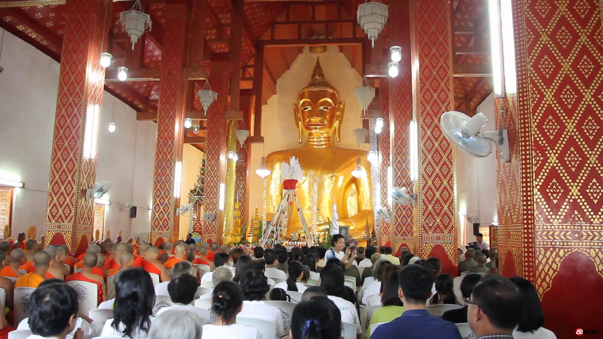 พะเยา...คณะสงฆ์ ผู้ว่าราชการ จ.พะเยา จะนำข้าราชการ ประชาชน เจริญพระพุทธมนต์อธิฐานจิตภาวนา เพื่อให้น้องๆ 13 คน ปลอดภัยกลับสู่อ้อมกอดพ่อแม่โดยเร็ว