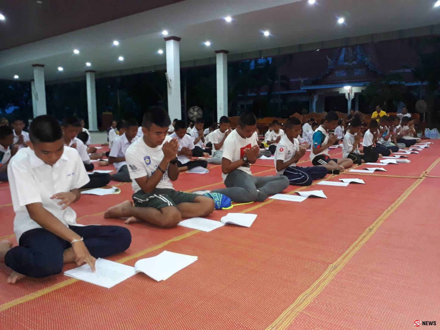 270661-ศรีสะเกษ ช้างศรีสุขสวัสดิ์ อคาเดมี่ รวมพลังสวดมนต์อฐิษฐานขอให้ทั้ง 13 ชีวิตปลอดภัย