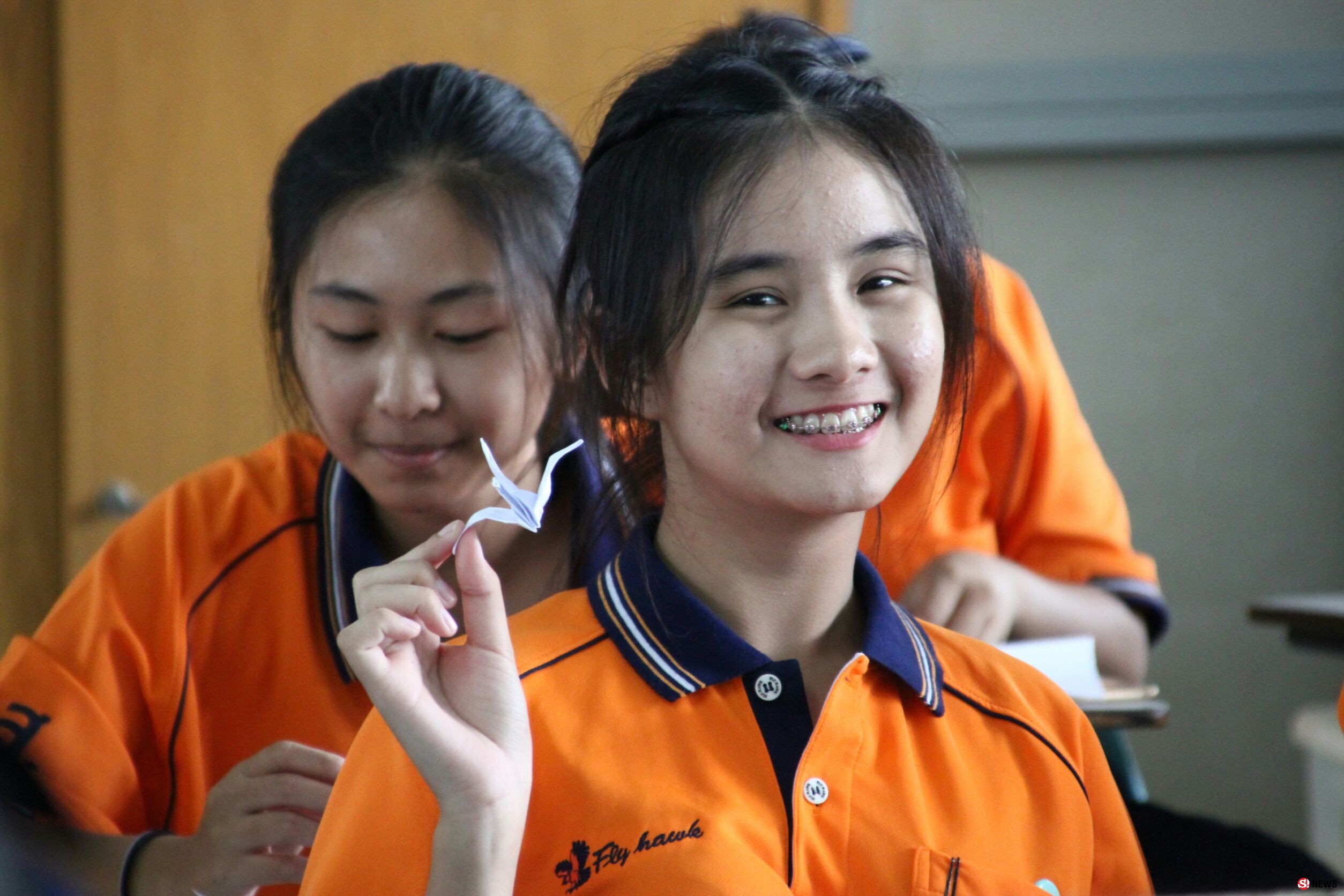 แทนคำห่วงใย นร.ภาษาญี่ปุ่นโรงเรียนดังพับนกกระเรียน 1,000 ตัว ส่งแรงใจช่วย 13 หมูป่า 