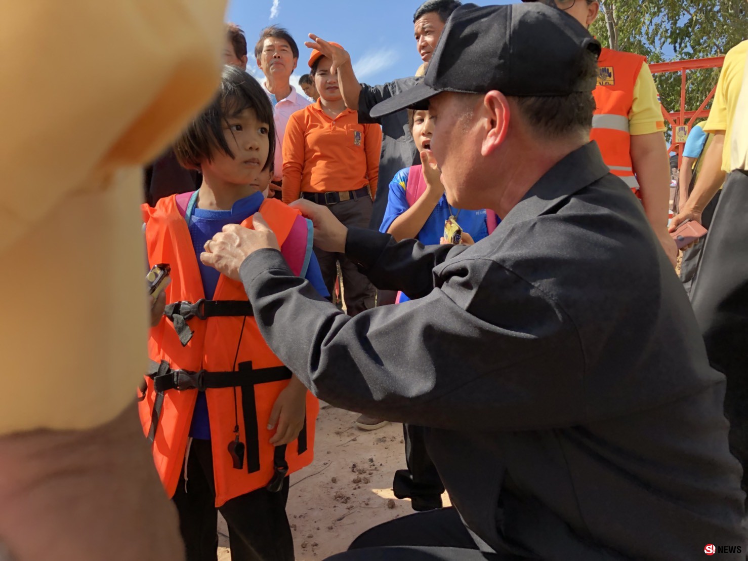 7 วันเสร็จ! ผู้ว่าฯ กาฬสินธุ์เร่งติดตั้ง “สะพานเบร์ลี่” ช่วยชาวบ้านถนนขาด 700 ครัวเรือน