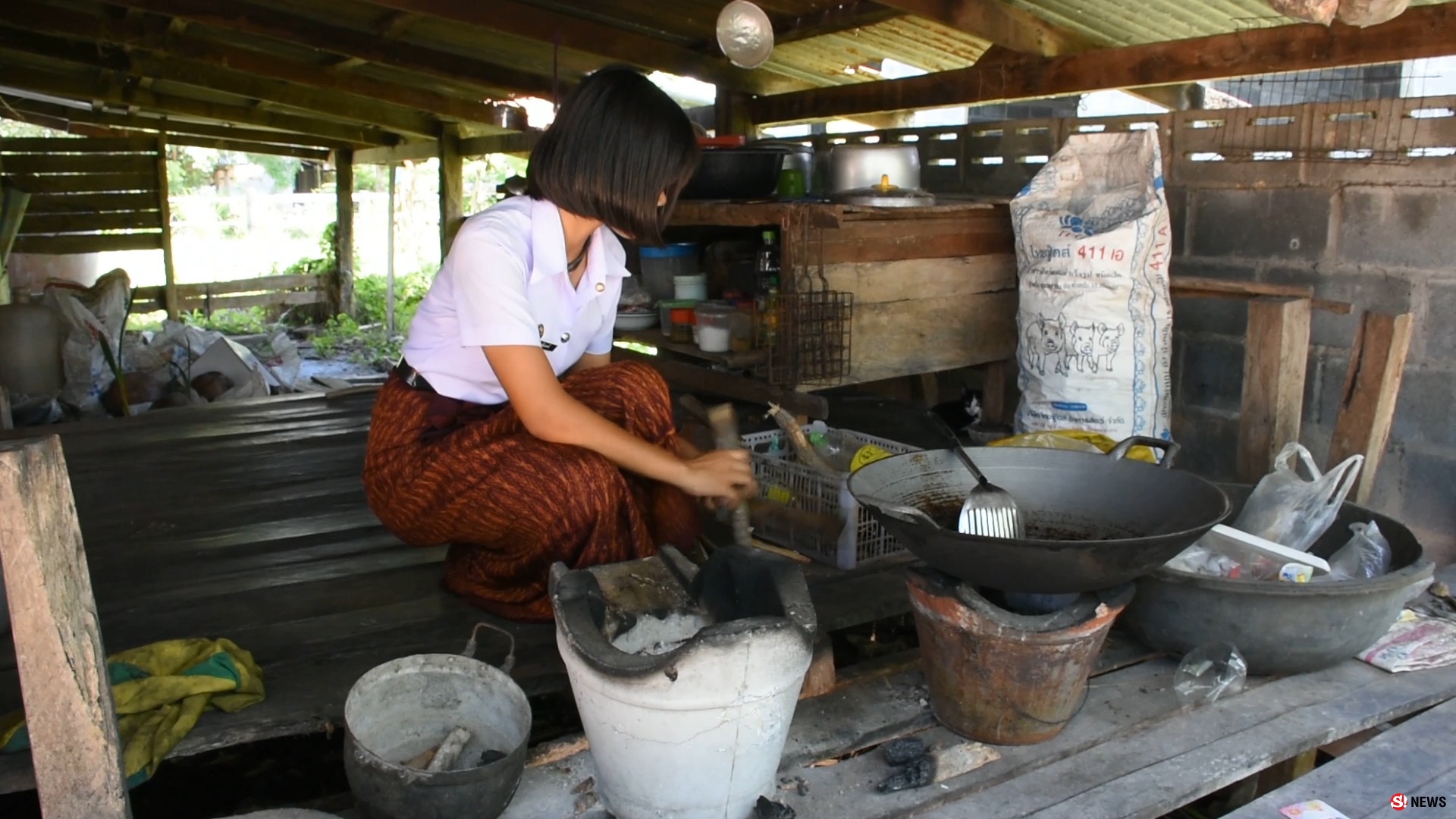 ยอดกตัญญู “น้องส้ม” ใฝ่เรียน-รำแลกเงินเลี้ยงยายเพียงลำพัง สังคมควรสนับสนุน 