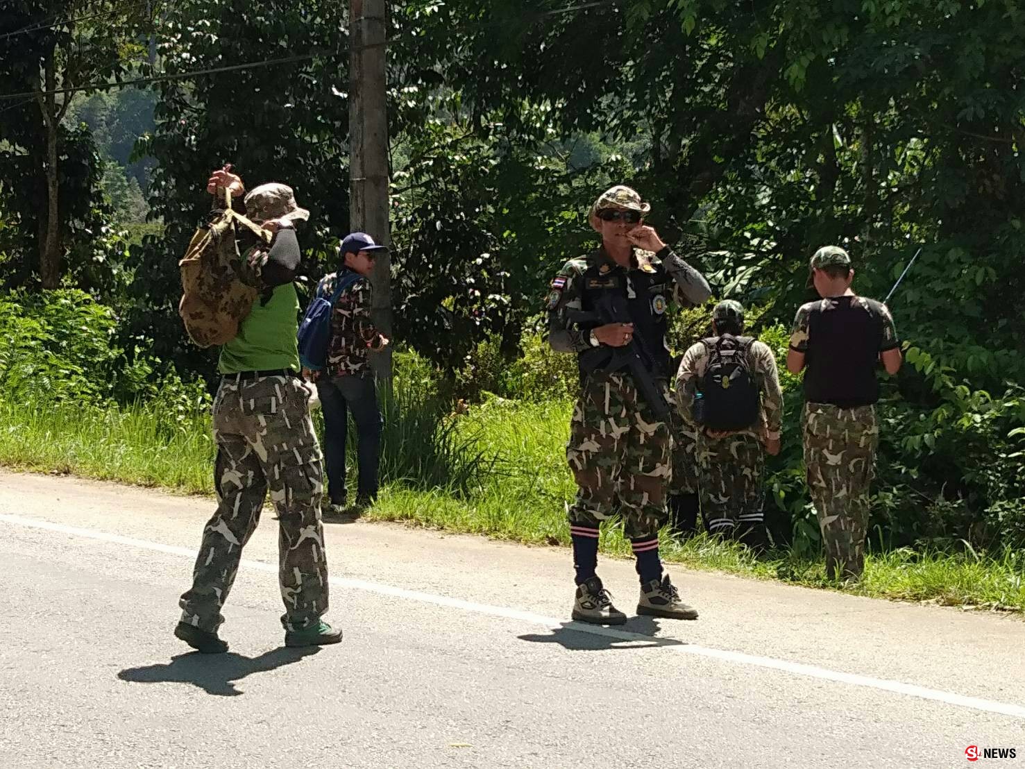 กลับคืนบ้าน ชุดเฝ้าระวังเร่งผลักดันช้างป่าคืนถิ่น หลังออกหากินทำลายพืชผลเกษตรชาวบ้าน