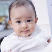 น้องเทรย์ ลูกชายแอมป์ พีรวัศ