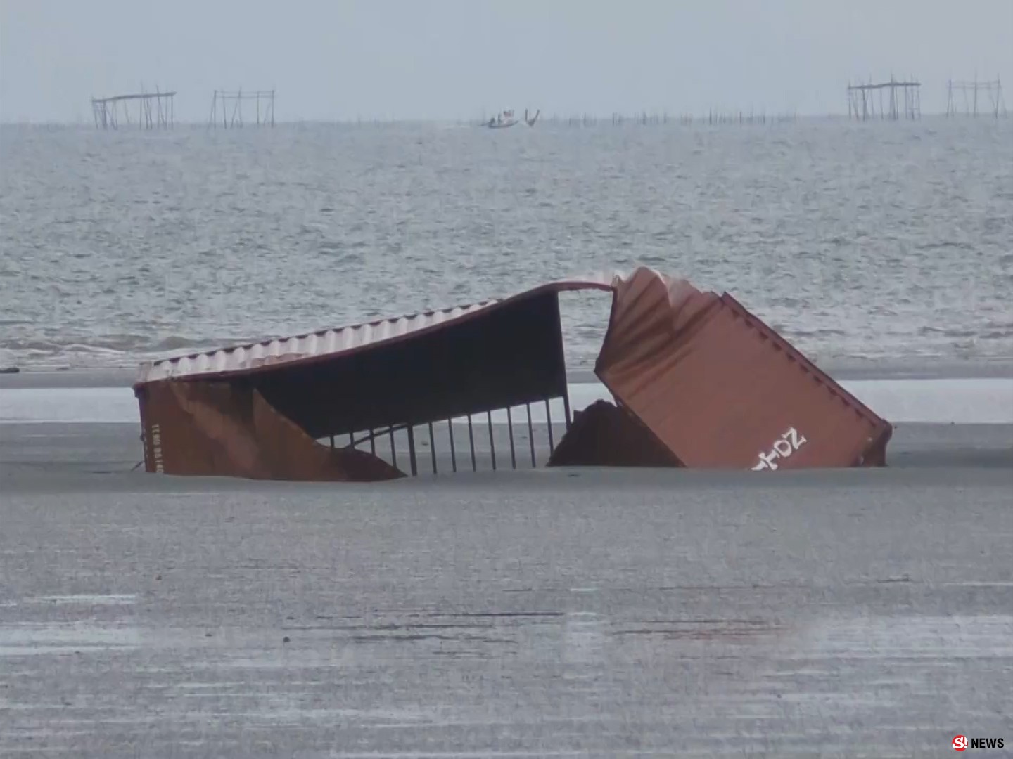 ชาวประมงหวั่นตู้คอนเทนเนอร์จะเป็นอันตรายกับการเดินเรือประมง