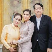 อุ้ม ลักขณา กับคุณพ่อคุณแม่ 