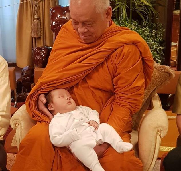 สมเด็จพระวันรัต โกนผมไฟให้ลูกชาย อั๋น ภูวนาท