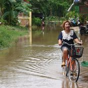 มวลน้ำระลอกแรก-วิกฤตน้ำโขงสูงท่วมทะลักแล้ว 20 บ้านราษฎรริมปาก “ลำห้วยมุก”