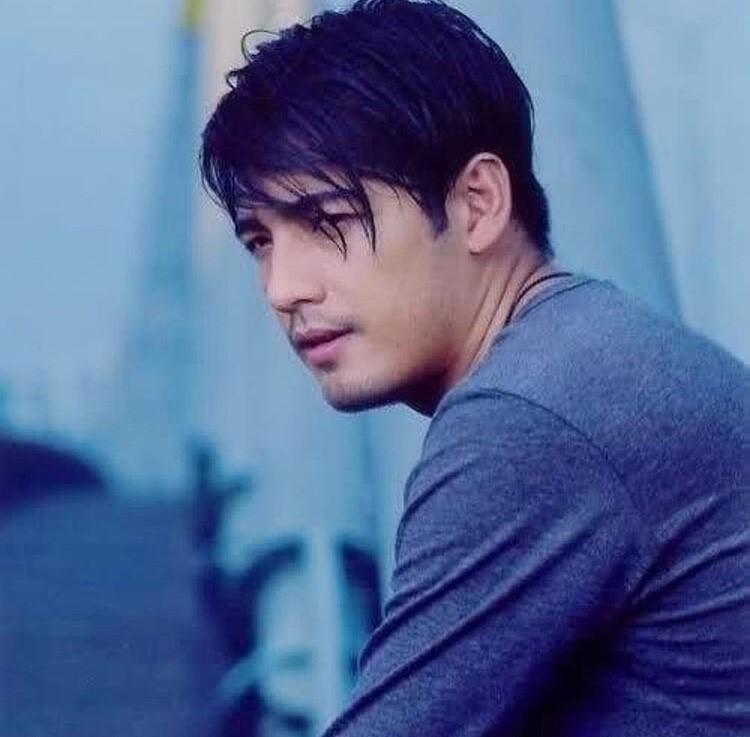 หนุ่ม ศรราม