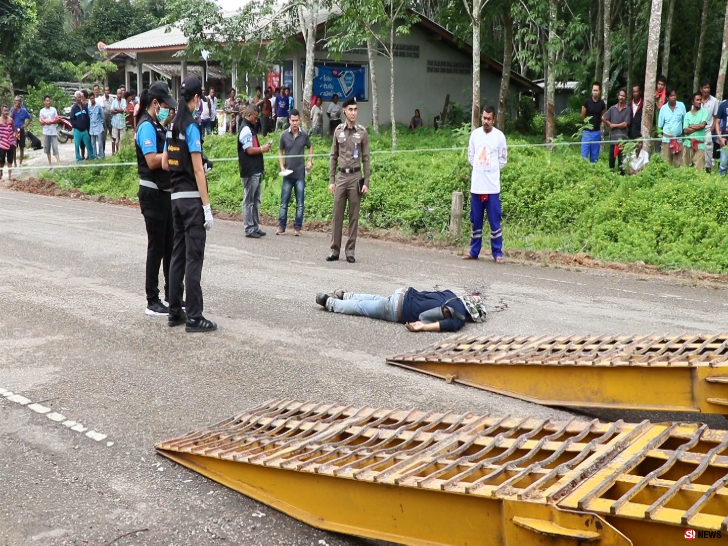 อุกฉกรรจ์-มือปืนจ่อยิ่งหัวคนงานปูยางถนนก่อนแว้นรถหนี ตร.คาดปมขัดแย้งประมูลรับเหมา