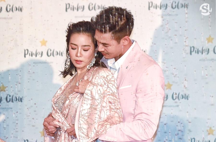 คริส หอวัง อาบน้ำ