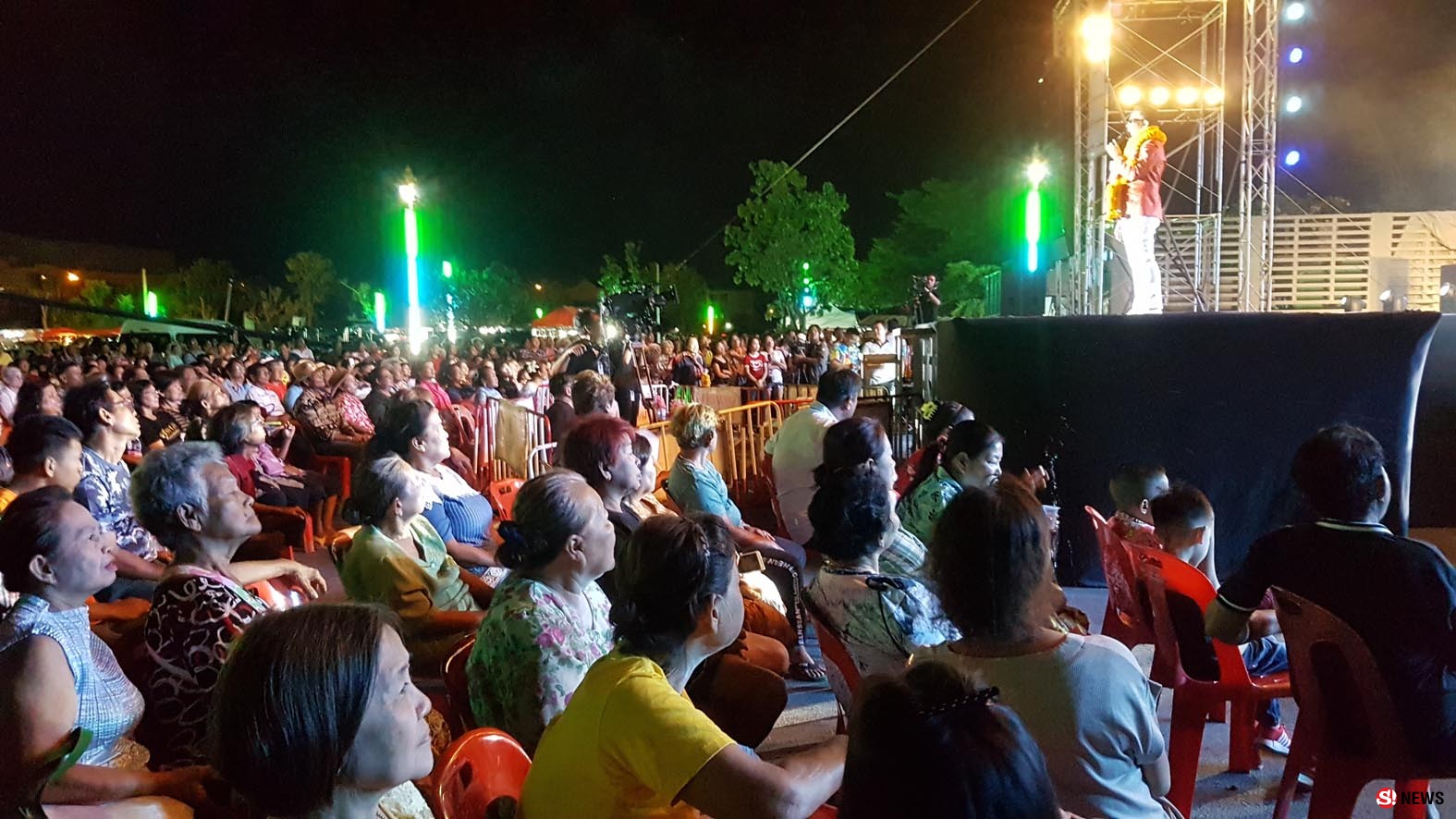 50 ปีรำลึก “ราชาเพลงลูกทุ่ง” สุรพล สมบัติเจริญ-ครอบครัวนำทัพศิลปินบวงสรวง-ฟรีคอนเสิร์ต  