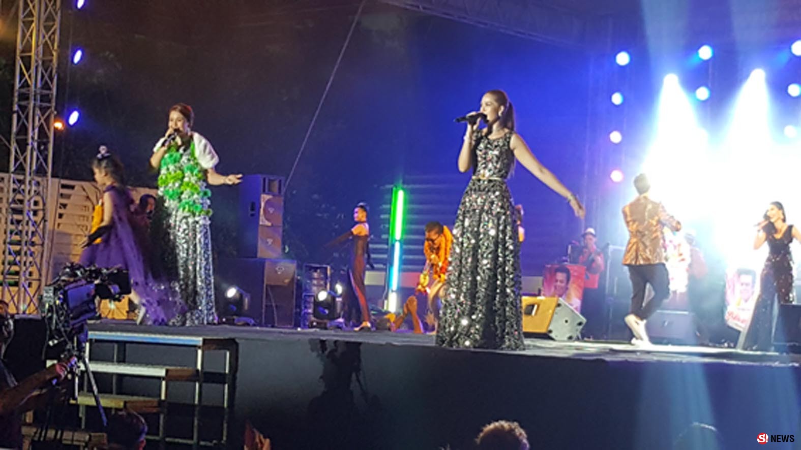 50 ปีรำลึก “ราชาเพลงลูกทุ่ง” สุรพล สมบัติเจริญ-ครอบครัวนำทัพศิลปินบวงสรวง-ฟรีคอนเสิร์ต  