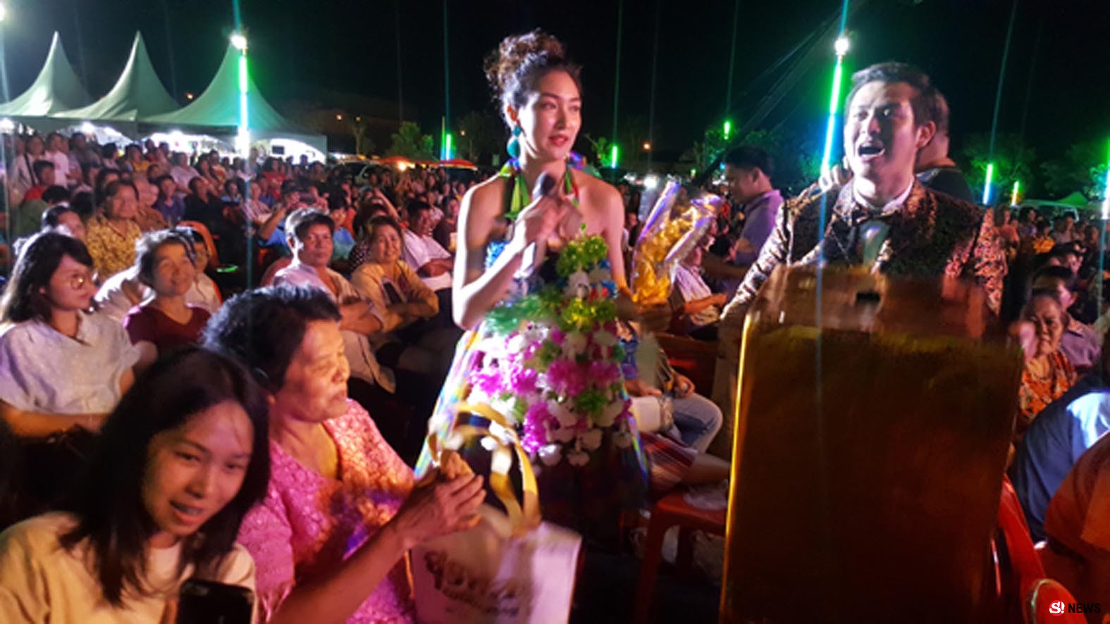 50 ปีรำลึก “ราชาเพลงลูกทุ่ง” สุรพล สมบัติเจริญ-ครอบครัวนำทัพศิลปินบวงสรวง-ฟรีคอนเสิร์ต  