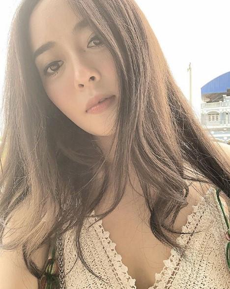 แก้มบุ๋ม 